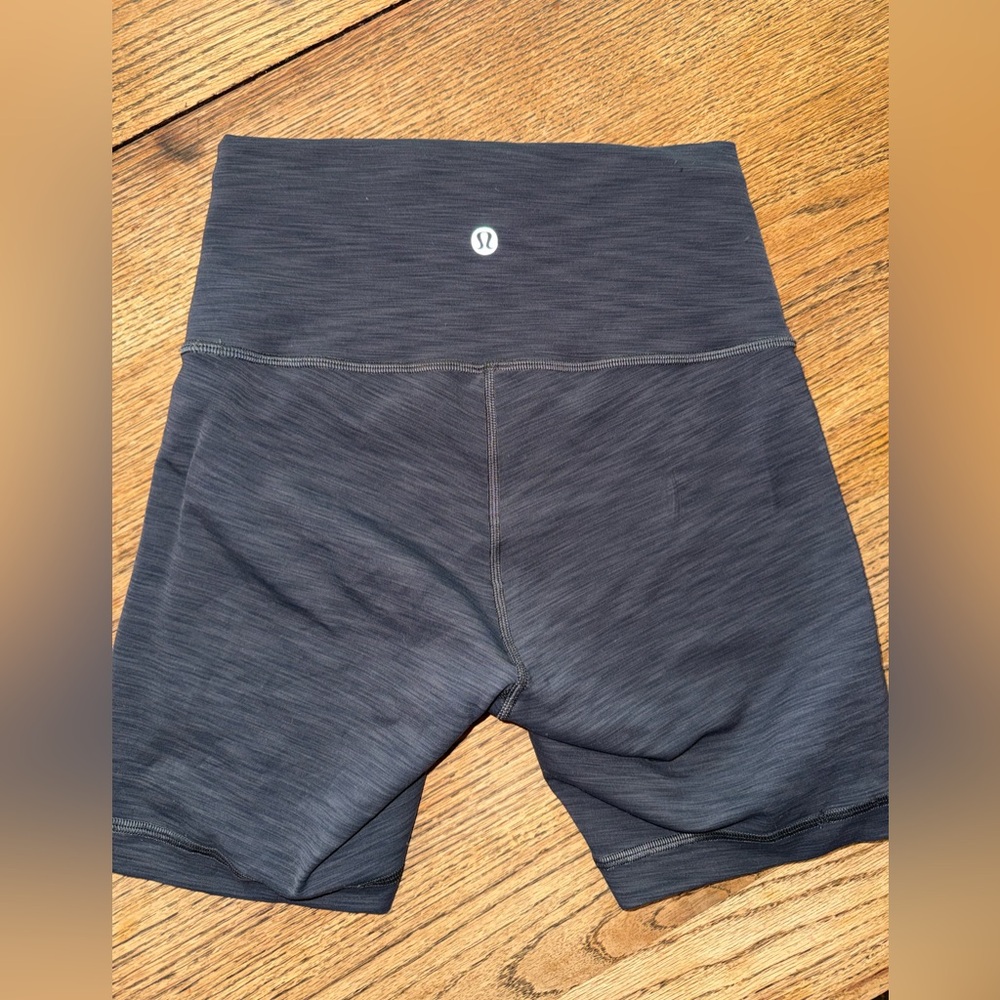 lululemon Wunder Train Bike Shorts Size 4 Heathered  Graphite Grey